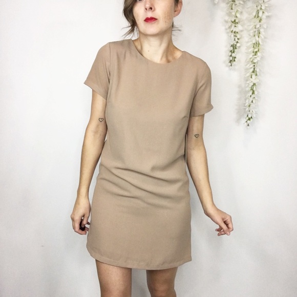 Lulus Dresses & Skirts - NWT LULU’S short sleeve dress tan beige